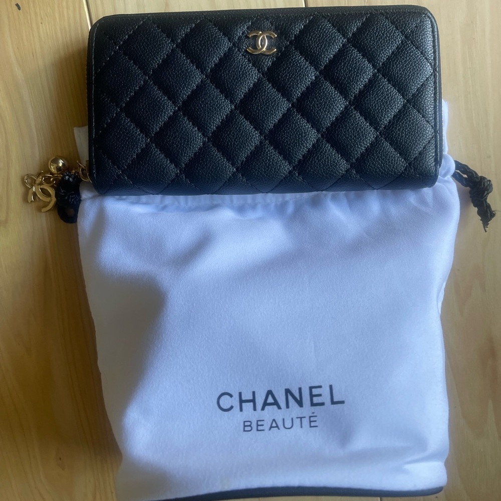 Chanel Black Quilted Leather Wallet